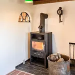 Dom wakacyjny 2 Bedroom Gorgeous In
