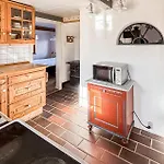 Dom wakacyjny 2 Bedroom Gorgeous In