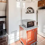 Dom wakacyjny 2 Bedroom Gorgeous In