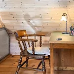 2 Bedroom Gorgeous In *