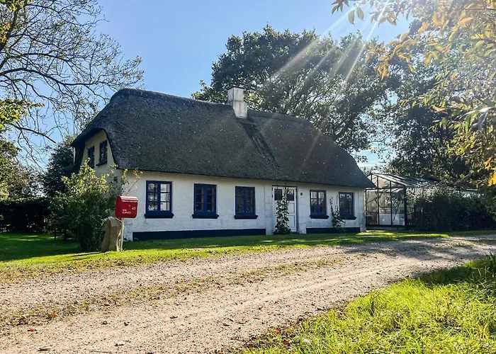 2 Bedroom Gorgeous In *